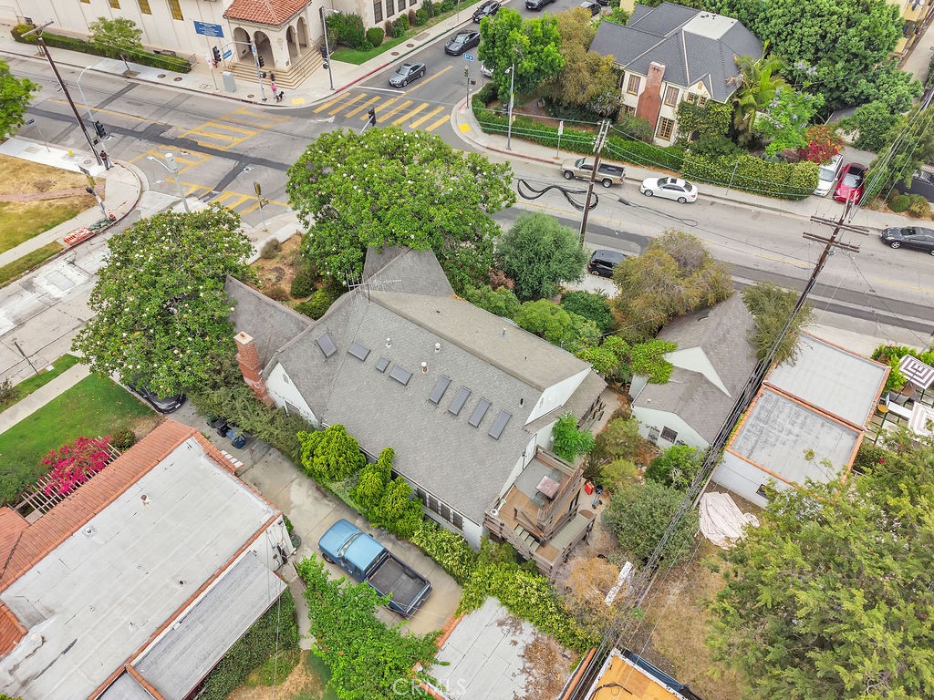 802 S Cochran Avenue