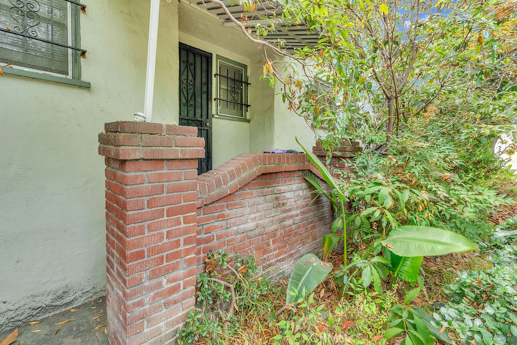 802 S Cochran Avenue