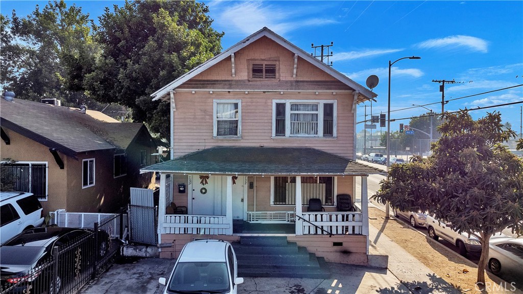 732 W 41st Drive