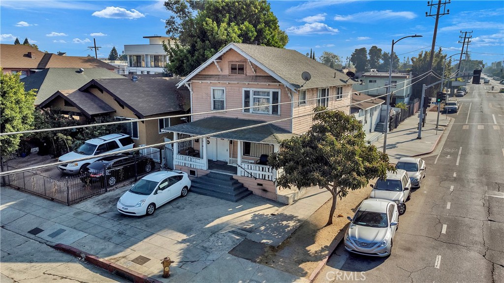 732 W 41st Drive
