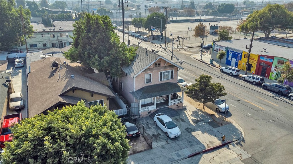 732 W 41st Drive