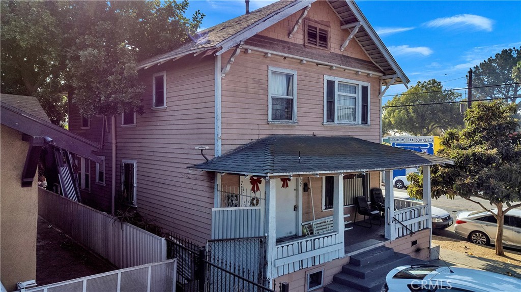 732 W 41st Drive