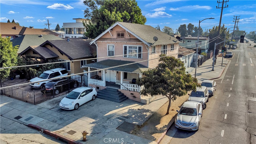 732 W 41st Drive