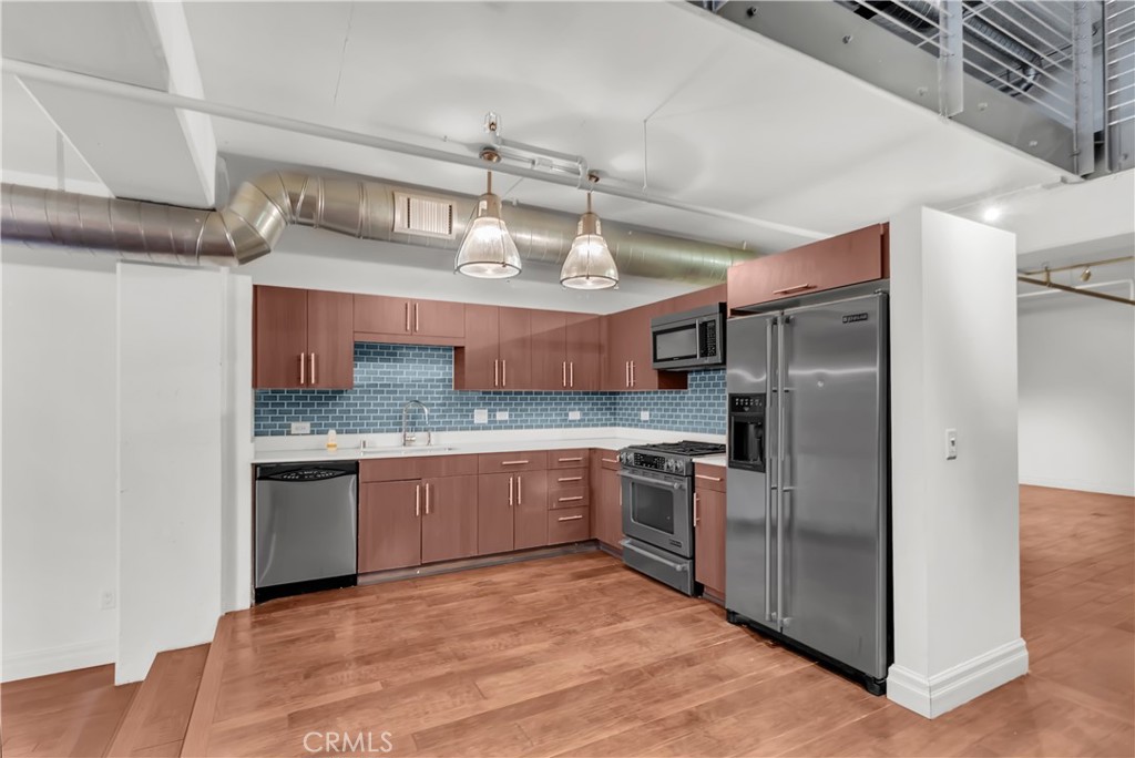 510 S Hewitt Street 102