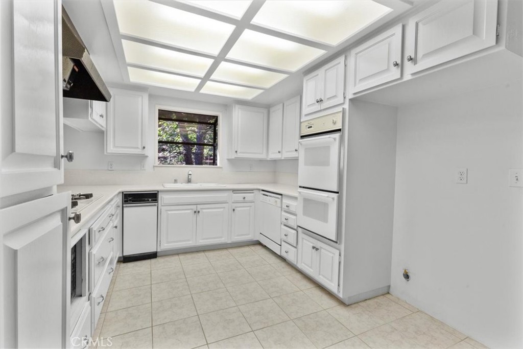 26690 Thunderbird Drive