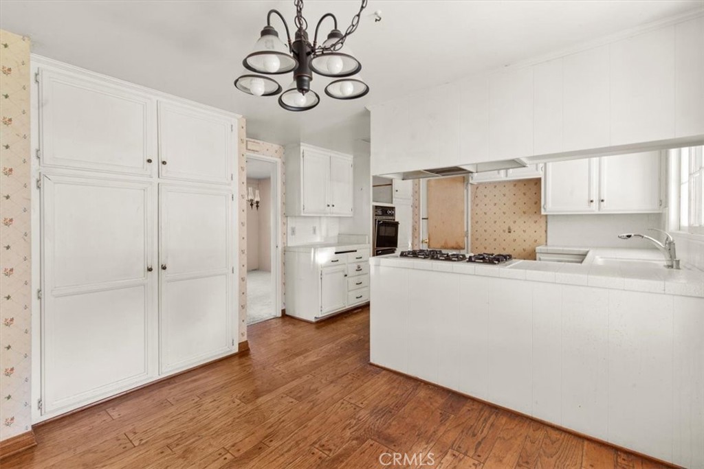 2525 N. Pacific Avenue