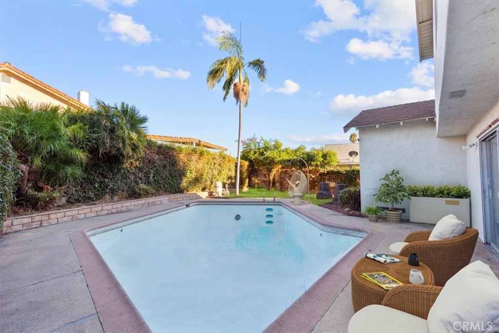 2525 N. Pacific Avenue