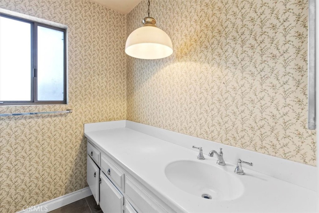 2525 N. Pacific Avenue