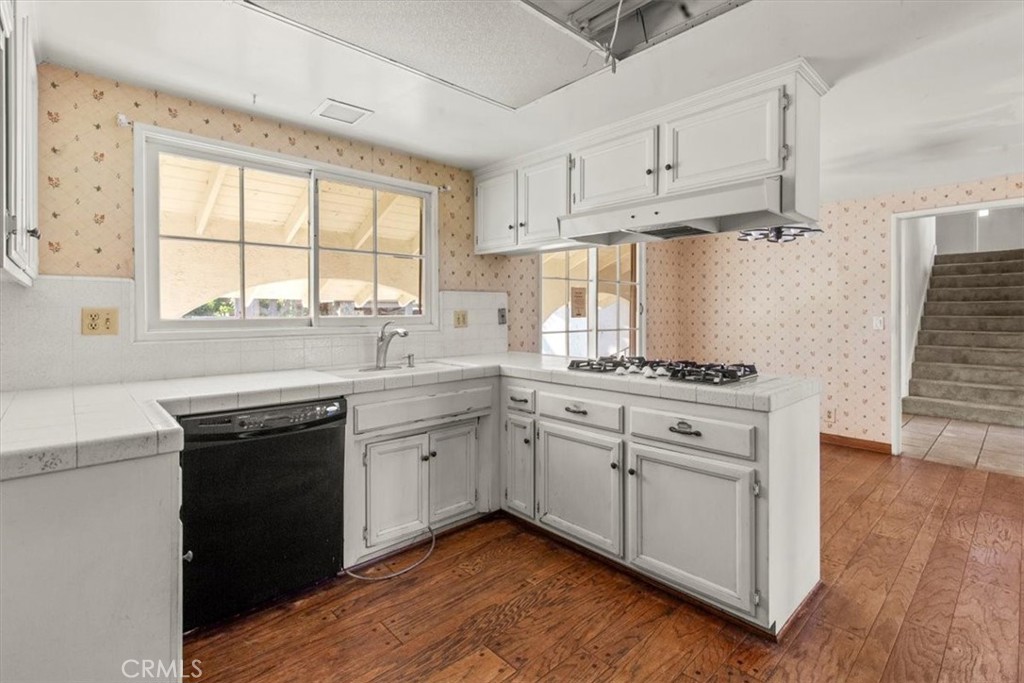 2525 N. Pacific Avenue