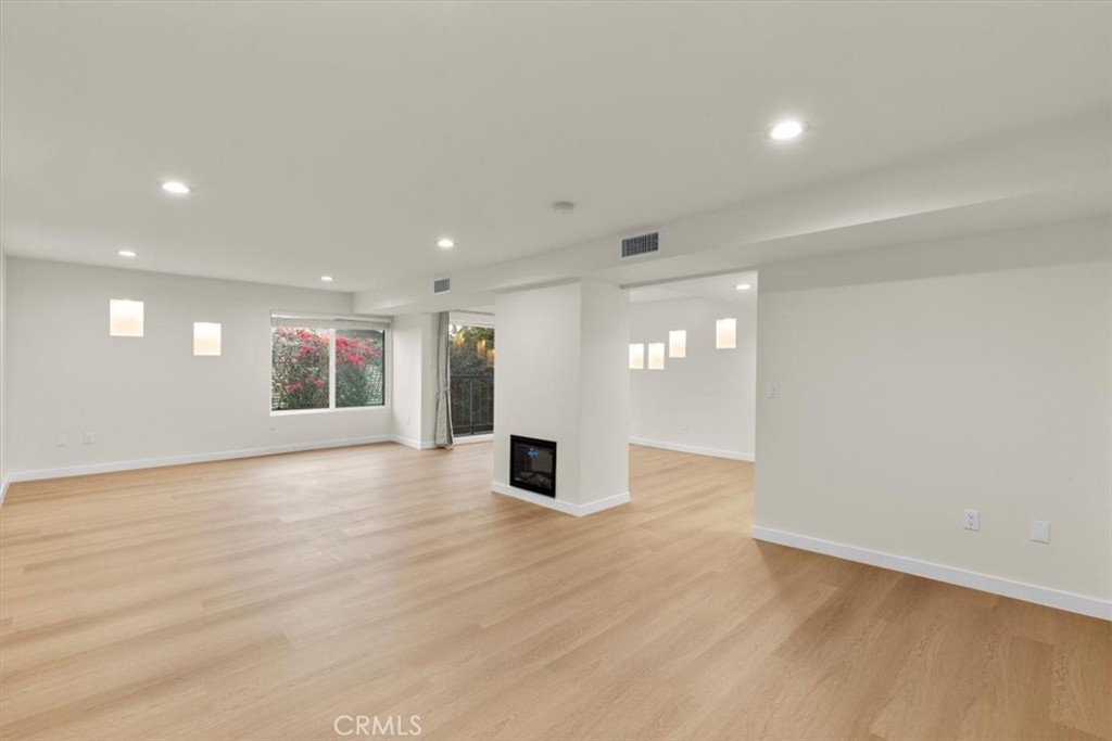 7505 Hampton Avenue 4