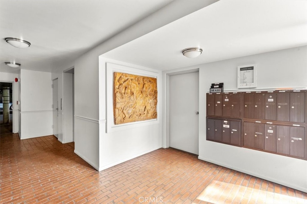 7505 Hampton Avenue 4