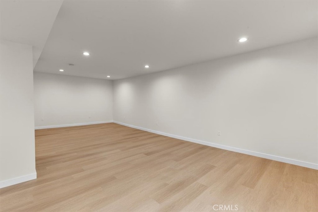 7505 Hampton Avenue 4