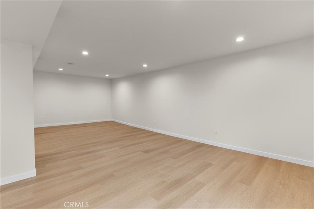 7505 Hampton Avenue 4