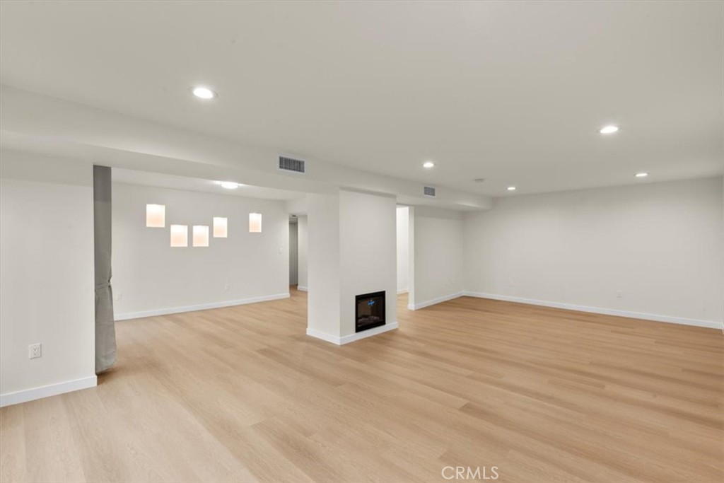 7505 Hampton Avenue 4