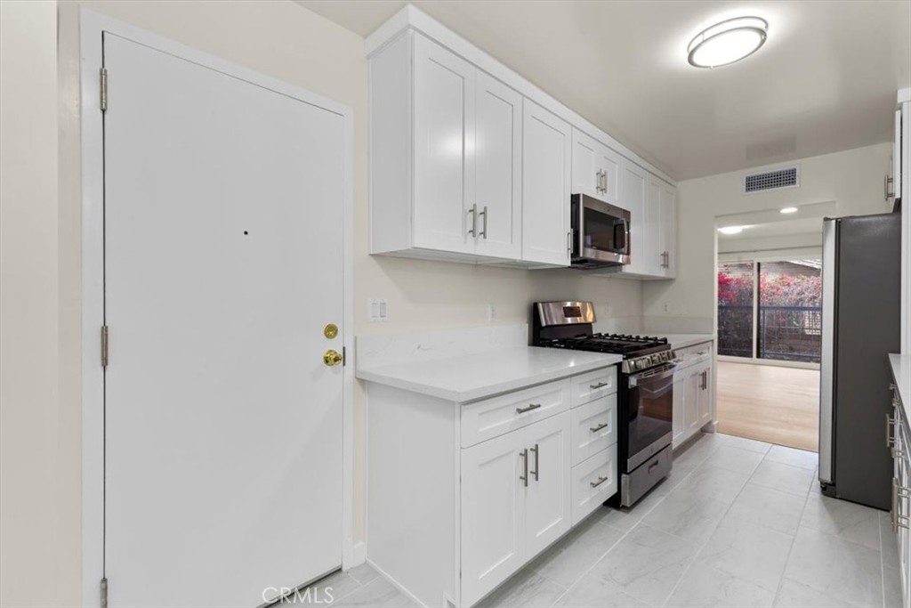 7505 Hampton Avenue 4