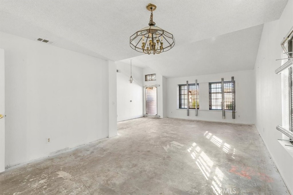 13511 Mountain Drive