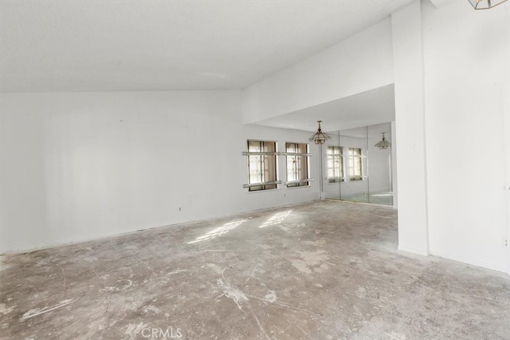 13511 Mountain Drive