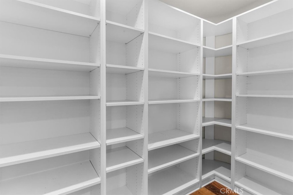 2377 Silver Ridge Avenue