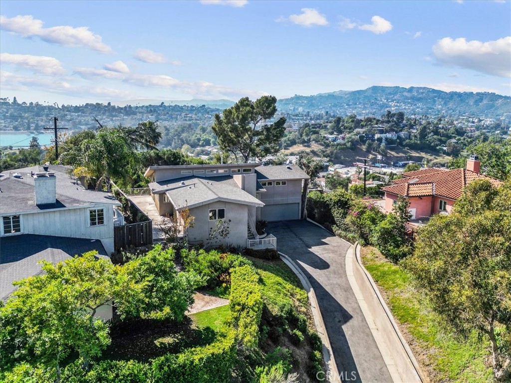 2377 Silver Ridge Avenue Los Angeles Ca Us 90039 Dw26070229