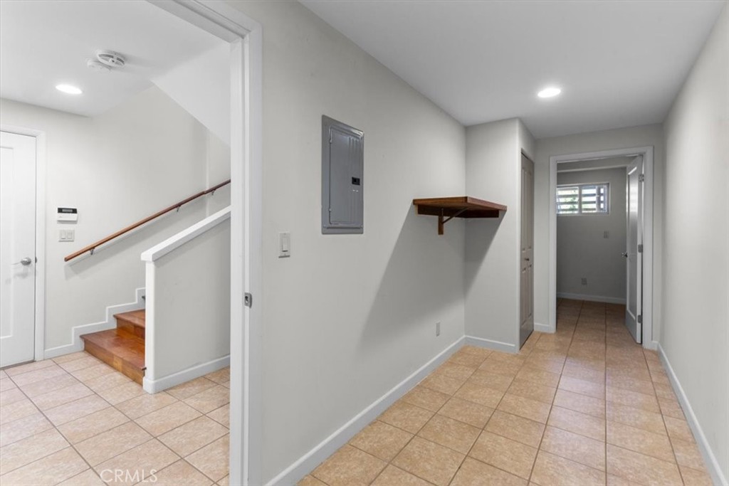 2377 Silver Ridge Avenue