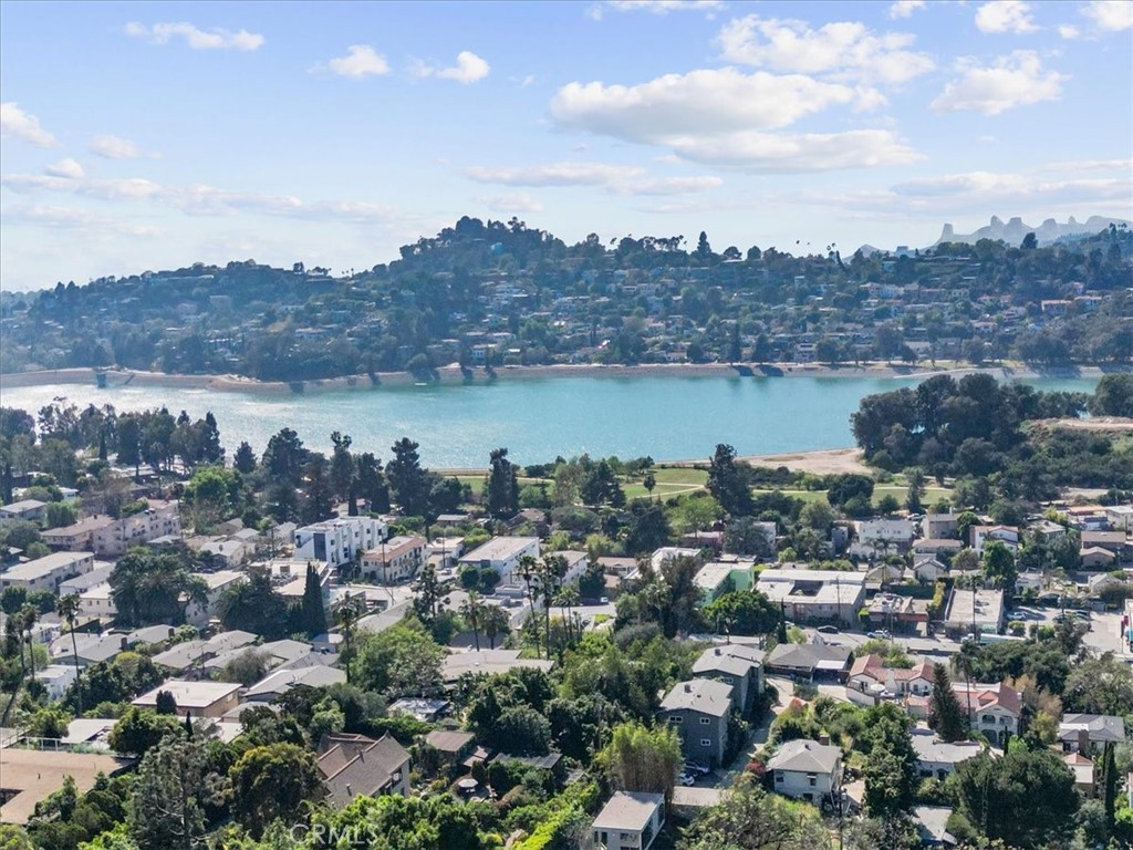 2377 Silver Ridge Avenue