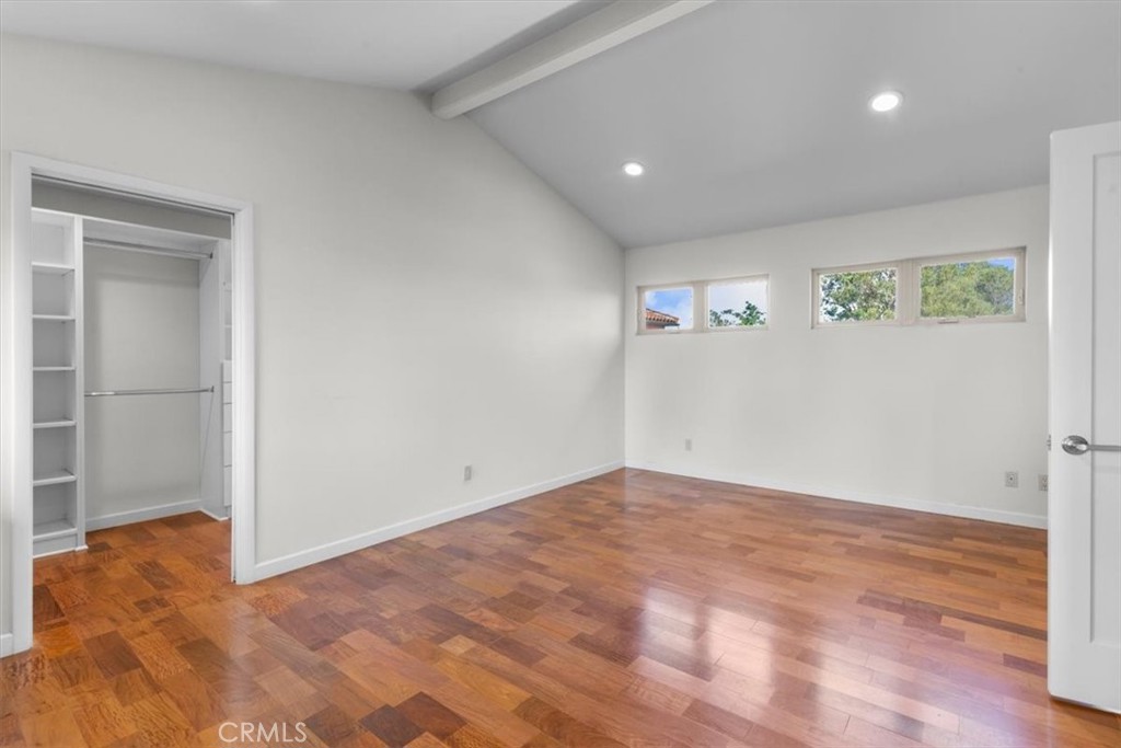 2377 Silver Ridge Avenue