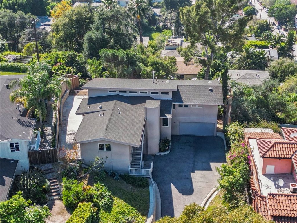 2377 Silver Ridge Avenue