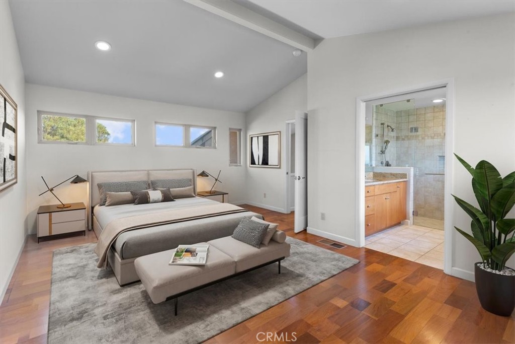 2377 Silver Ridge Avenue