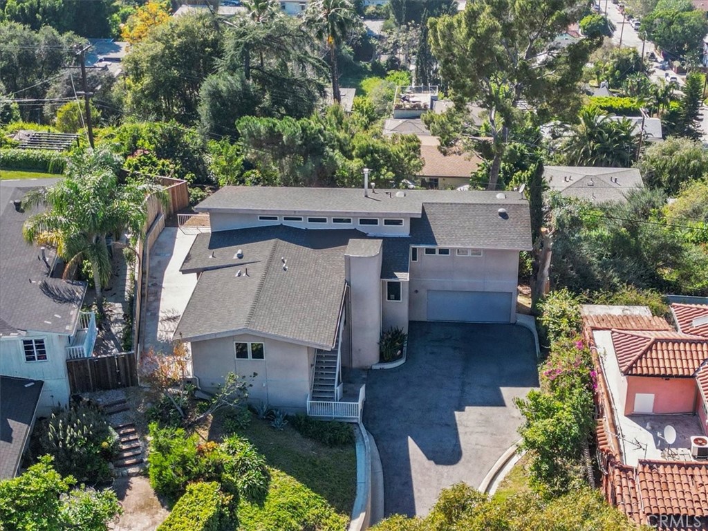 2377 Silver Ridge Avenue