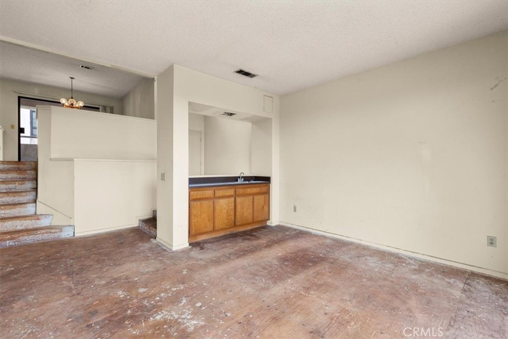 1140 Walnut Grove