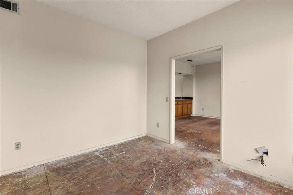 1140 Walnut Grove