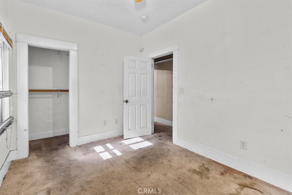 324 W 47th Place