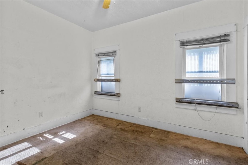 324 W 47th Place