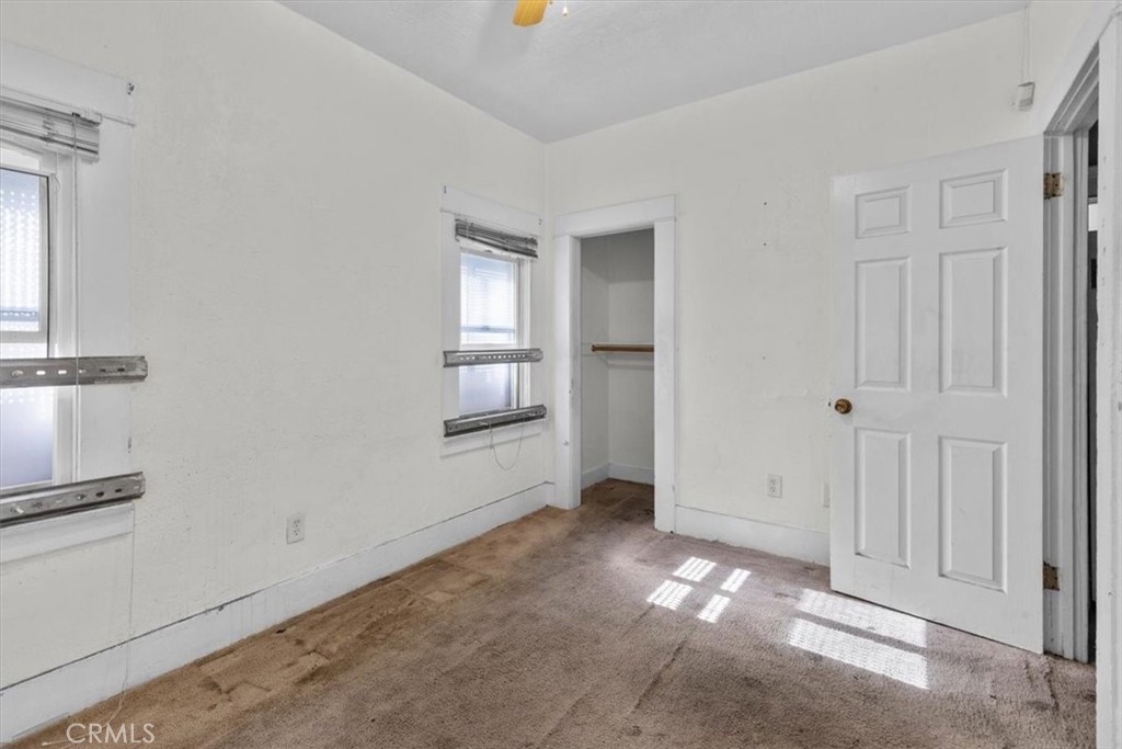 324 W 47th Place