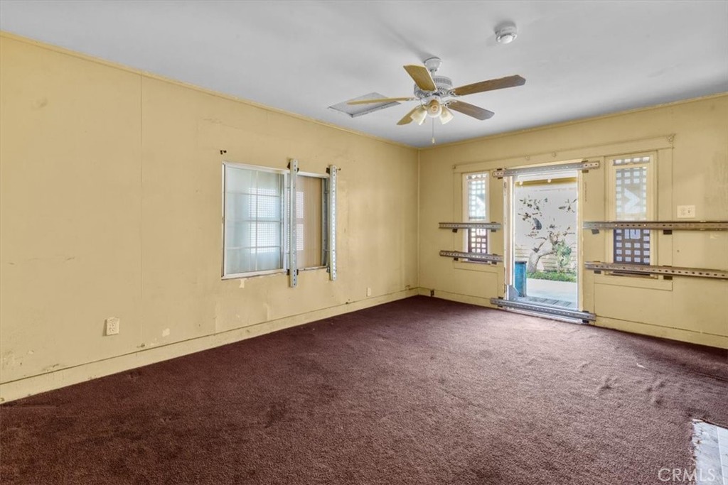 324 W 47th Place