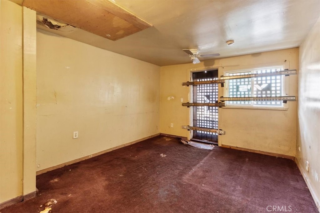324 W 47th Place