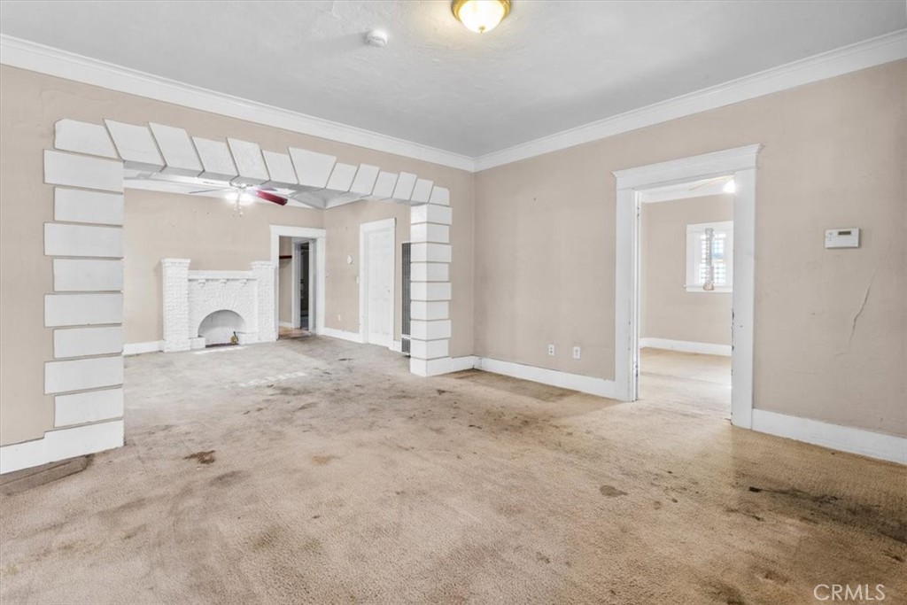 324 W 47th Place