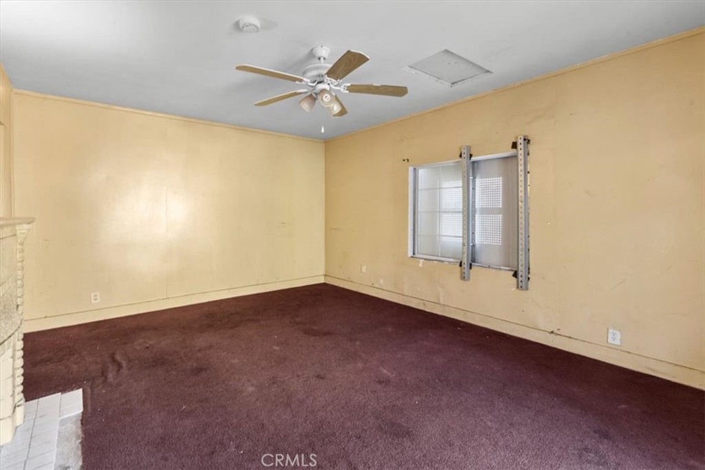 324 W 47th Place