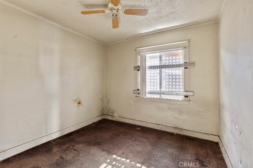 324 W 47th Place