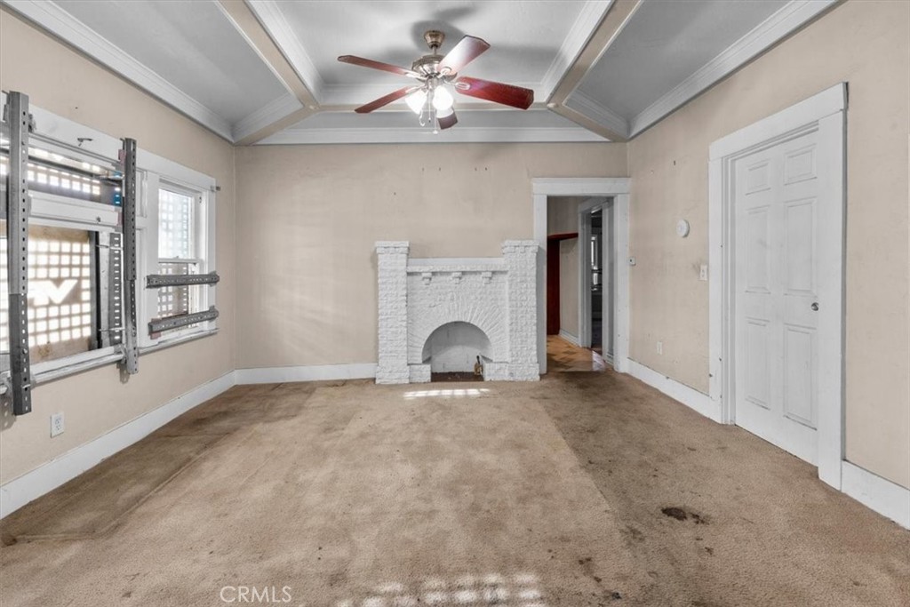 324 W 47th Place
