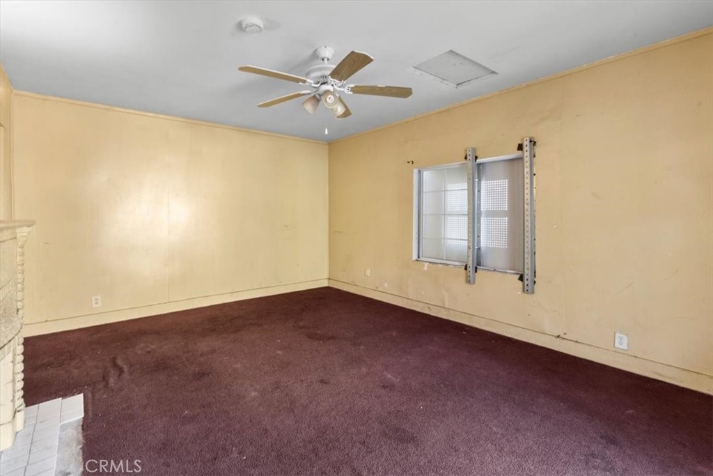 324 W 47th Place