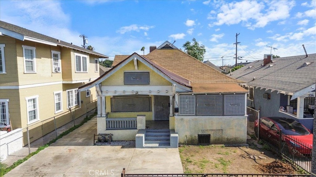 324 W 47th Place