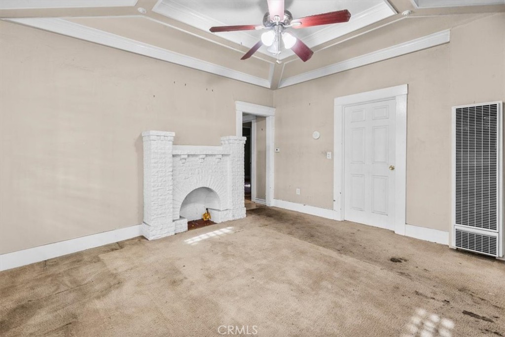 324 W 47th Place