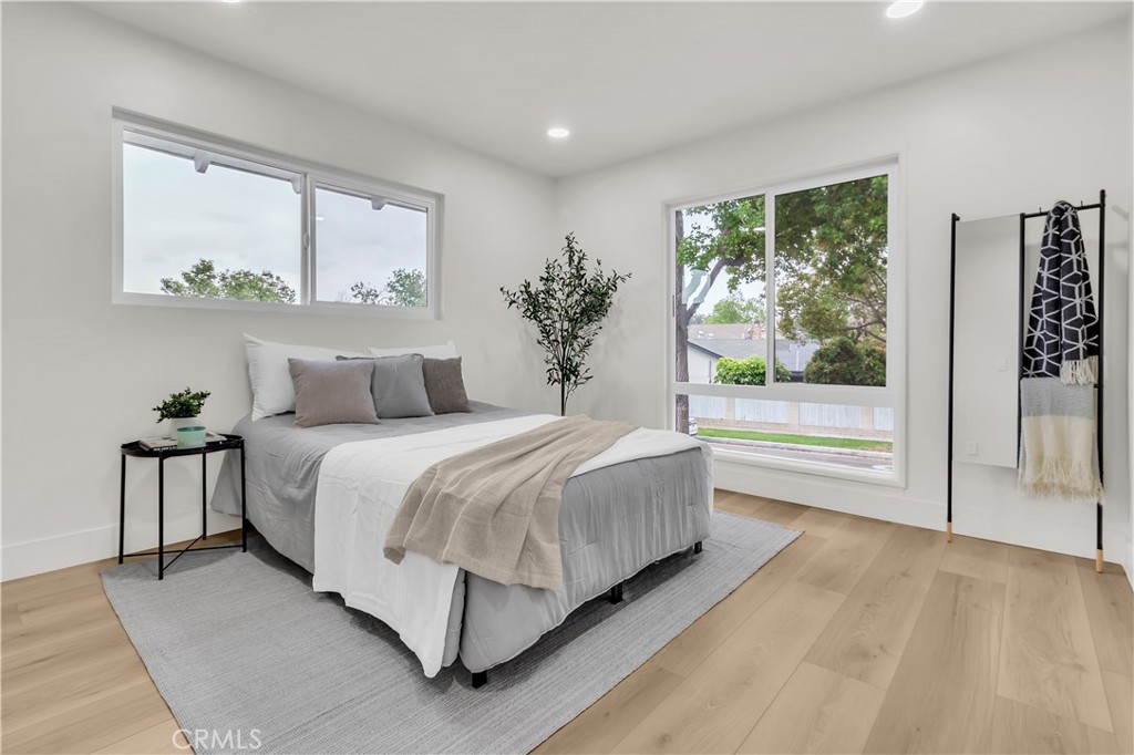 2525 N Pacific