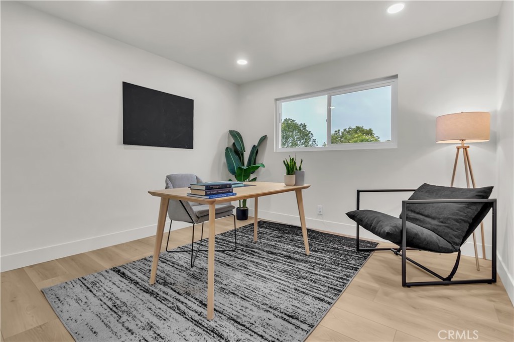 2525 N Pacific