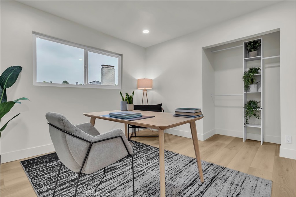 2525 N Pacific