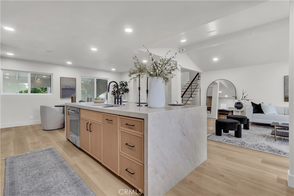 2525 N Pacific