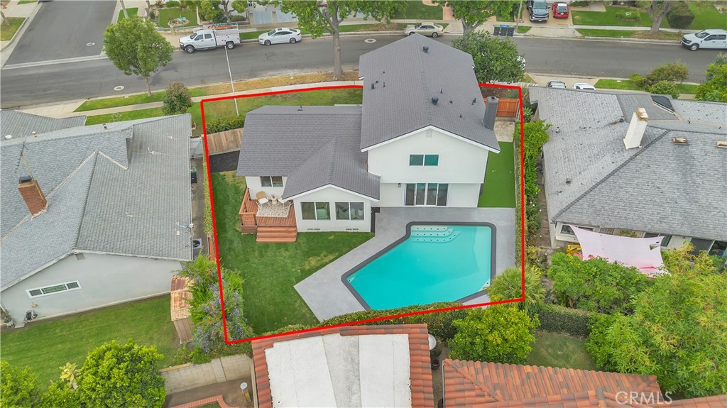 2525 N Pacific