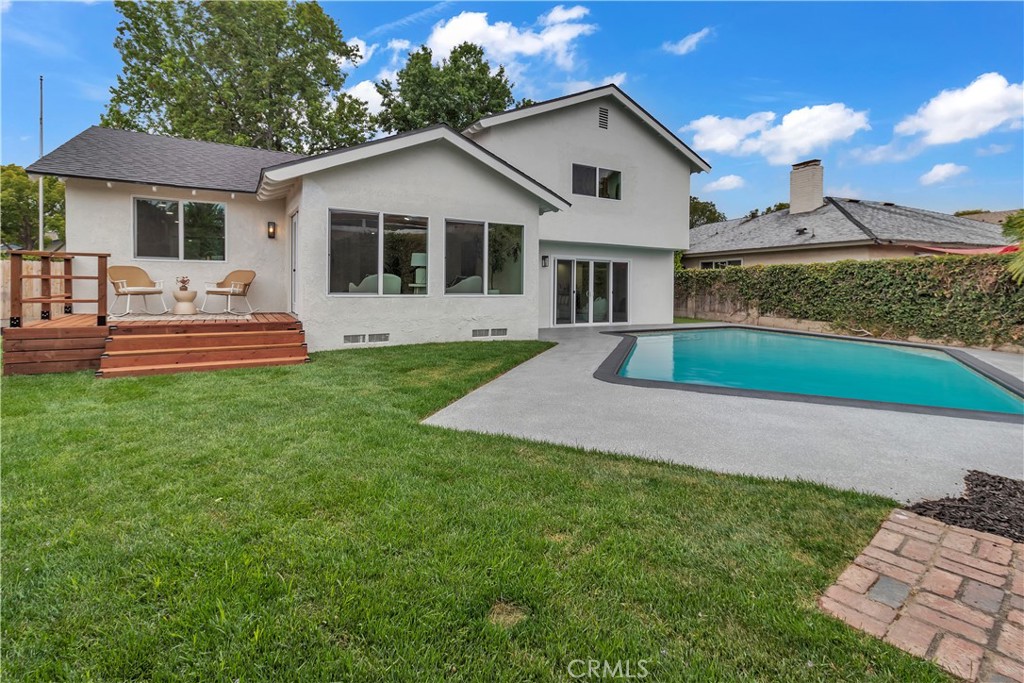 2525 N Pacific