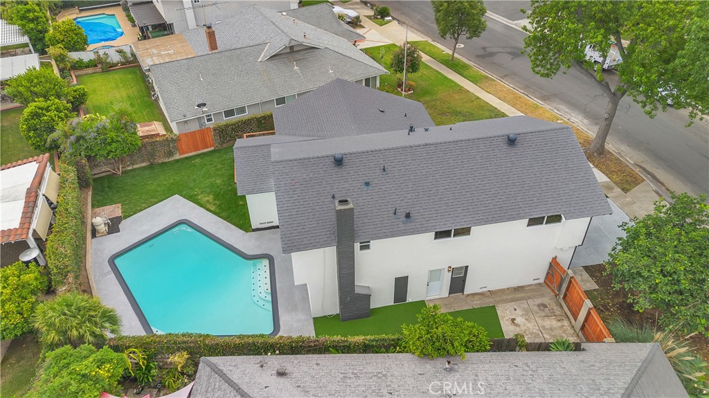 2525 N Pacific